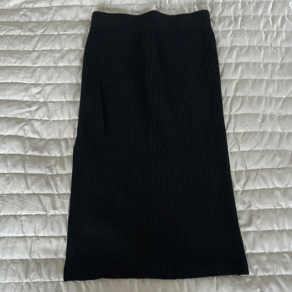 A&F Black Ribbed Skirt - Picture 3 of 3